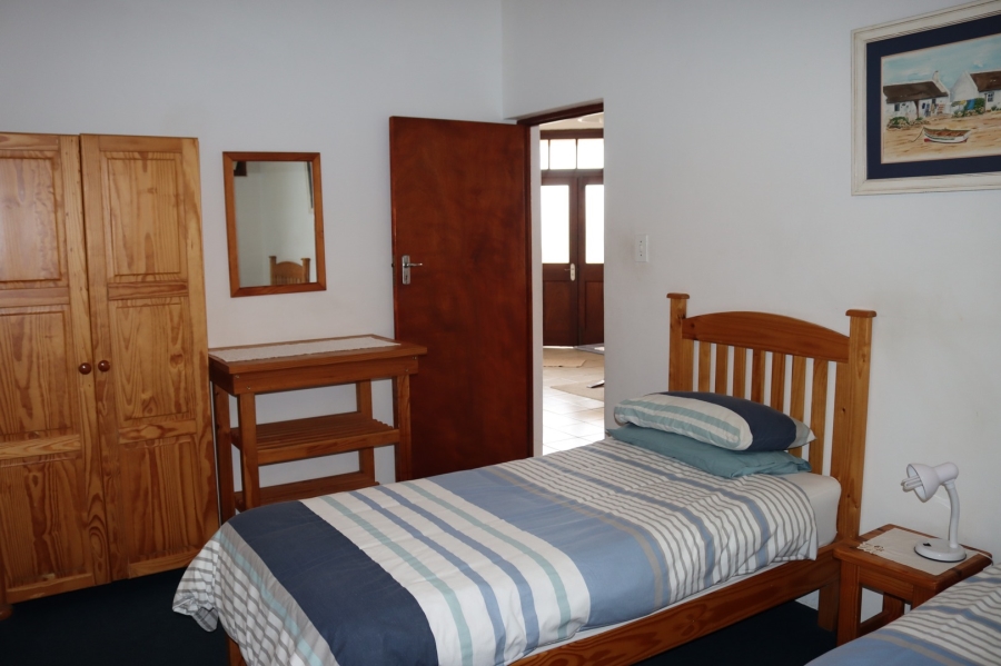 7 Bedroom Property for Sale in Kleinmond Western Cape